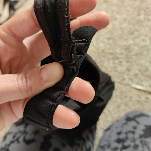 Athleta Stealth Bra Black - Picture 4 of 15